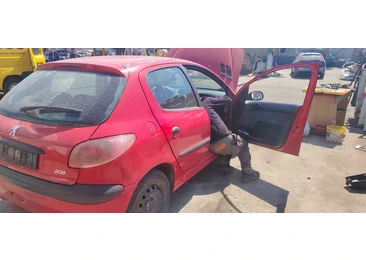 Peugeot 206 1 (facelift) (2002 - 2009) - miniatura 1