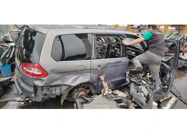 Ford Galaxy 2 (facelift) (2010 - 2015) - miniatura 4