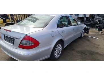 Mercedes Benz E-Class W211/S211 (2002 - 2006) - miniatura 2