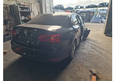 Volkswagen Jetta 6 (2010 - 2014) - miniatura 4