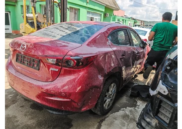 Mazda 3 BM (facelift) (2016 - 2019) - miniatura 4