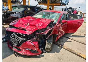 Mazda 3 BM (facelift) (2016 - 2019) - miniatura 1