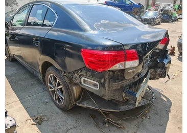 Toyota Avensis 3 T27 (facelift) (2011 - 2015) - miniatura 3