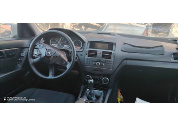 Mercedes Benz C-Class W204/S204 (2007 - 2012) - miniatura 7