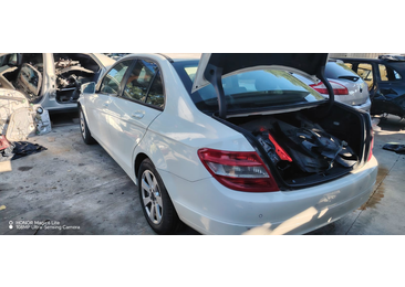 Mercedes Benz C-Class W204/S204 (2007 - 2012) - miniatura 3