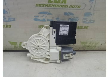Motoras geam dreapta fata 0130822325 Volkswagen Golf 6 (2008 - 2015) CAYC