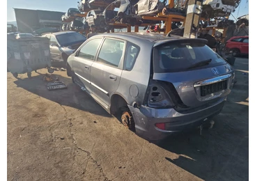 Honda Civic 7 (2000 - 2005) - miniatura 1