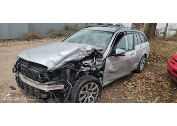 Mercedes Benz C-Class W204/S204 (2007 - 2012) - miniatura 4