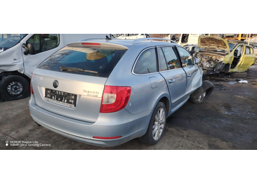 Skoda Superb 2 (facelift) (2013 - 2015) - miniatura 3