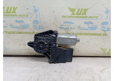 Motoras geam dreapta spate 0130821696 Volkswagen Passat B5 (1996 - 2000) 1.6 benzina AHL AHL