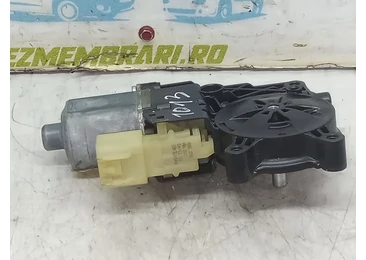 Motoras geam dreapta spate 0130822735 Ford Kuga 2 (2013 - 2020) 2.0 tdci T8MC 2.0 tdci T8MC