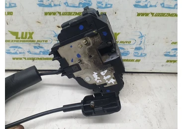 Broasca dreapta fata 805020001R Renault Megane 3 (2th facelift) (2013 - 2020) 1.5 dci k9k636 k9k636