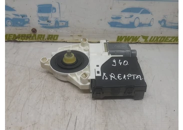 Motoras geam dreapta fata 1k3837402N Volkswagen Golf 5 (2003 - 2009) BXE
