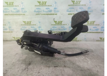 Pod pedalier A2042908501 Mercedes Benz C-Class W204/S204 (2007 - 2012) 2.2 cdi OM651.913 OM651.913