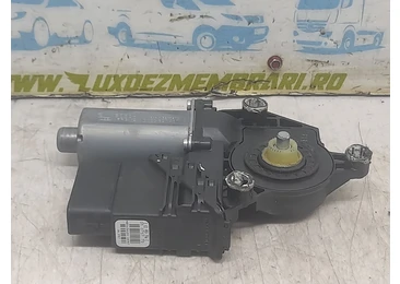 Motoras geam dreapta spate 0130821430 Volkswagen Golf 5 (2003 - 2009) - miniatura 3