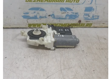 Motoras geam dreapta spate 1c0959812A Volkswagen Golf 4 (1997 - 2006) AZD