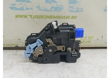 Broasca stanga fata 7L0839015 Volkswagen Golf 5 (2003 - 2009) BKD
