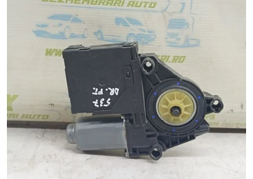 Motoras geam dreapta fata 1T0959702R Volkswagen Golf 5 (2003 - 2009) BKD