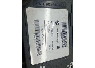 Motoras geam dreapta fata 3D0959794E Volkswagen Touareg 1 (7L) (2002 - 2007) - miniatura 3