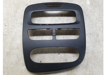 Ornament bord 682607777r Renault Clio 4 (2012 - 2020) 1.5 dci K9K628 K9K628