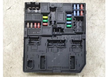 Capac tablou sigurante 284b68873r Renault Talisman 1 (2012 - 2020) 1.6 dci R9M409 R9M409