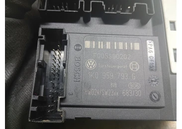 Motoras geam stanga fata 1k4837401N Volkswagen Golf 5 (2003 - 2009) - miniatura 3