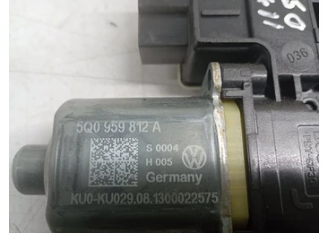 Motoras geam dreapta spate 5Q0959812A Seat Leon 3 (5F) (2012 - 2016) - miniatura 3