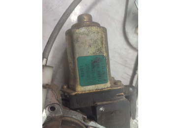 Macara geam dreapta fata 8073089912 Nissan X-Trail T30 (2001 - 2004)