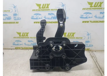 Pod pedalier 55703354 Opel Corsa D (2006 - 2011) Z12XEP