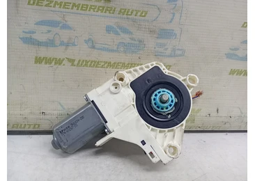 Motoras geam dreapta fata 8K0959802A Audi A4 B8/8K (2007 - 2011)