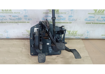 Pod pedalier a1682902701 Mercedes Benz A-Class W168 (facelift) (2001 - 2004) om166.940