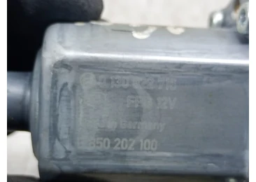 Motoras geam dreapta fata 0130822716 Volkswagen Golf 7 (2012 - 2017)