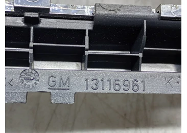 Ornament consola centrala 331985437 Opel Astra H (2004 - 2007) - miniatura 3