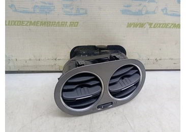 Grila ventilatie bord 5M0819729 Volkswagen Tiguan 1 (5N) (2007 - 2011) 2.0 tdi CBAB