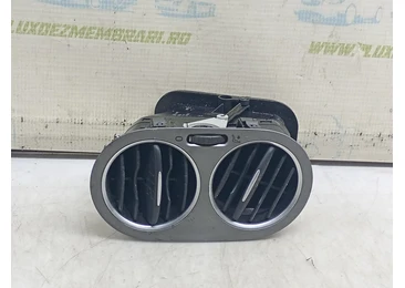 Grila ventilatie bord 5M0819759 Volkswagen Tiguan 1 (5N) (2007 - 2011) 2.0 tdi 2.0 tdi CBAB