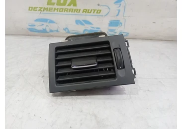 Grila ventilatie bord a2048300754 Mercedes Benz C-Class W204/S204 (2007 - 2012) 2.2 cdi om651.911