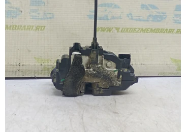 Broasca dreapta fata 805030006R Renault Scenic 3 (2009 - 2012)