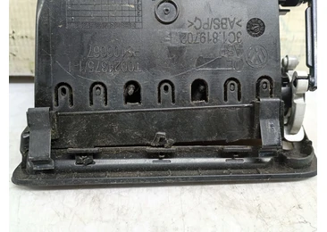 Grila ventilatie bord 3C1819702E Volkswagen Passat B6 (2005 - 2010) - miniatura 4