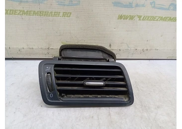 Grila ventilatie bord 3C1819702E Volkswagen Passat B6 (2005 - 2010) 2.0 benzina BVY