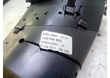 Grila ventilatie bord 13327998 Opel Astra J (2009 - 2012) - miniatura 4