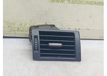 Grila ventilatie bord 8E0820902F Audi A4 B7 (2004 - 2008) 2.0 tdi BPW
