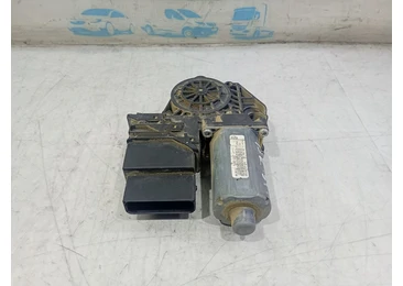 Motoras geam dreapta spate 5m0839402b Volkswagen Golf Plus 1 (2004 - 2009) 1.9 tdi 1.9 tdi BRU