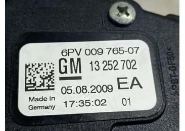 Pedala acceleratie 13252702 Opel Astra J (2009 - 2012) - miniatura 3
