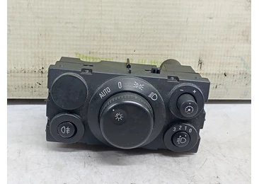 Bloc lumini 13100132 Opel Astra H (2004 - 2007)