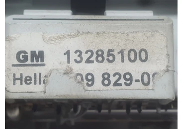 Plafoniera 13285100 Opel Astra J (2009 - 2012) - miniatura 4
