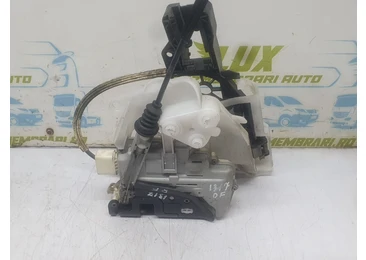 Broasca dreapta fata 3C2837016A Volkswagen Passat B7 (2010 - 2015) cfgb