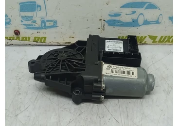 Motoras geam dreapta fata 1T0959702N Skoda Octavia 2 (facelift) (2008 - 2013) 1.9 tdi BXE