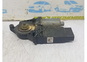 Motoras geam stanga fata 0130821695 Volkswagen Passat B5 (1996 - 2000)