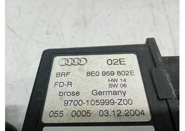 Motoras geam dreapta spate 8E0959802E Audi A4 B7 (2004 - 2008) - miniatura 3