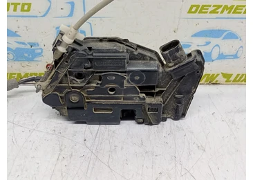 Broasca dreapta fata 5N1837016A Volkswagen Tiguan 1 (5N) (2007 - 2011)
